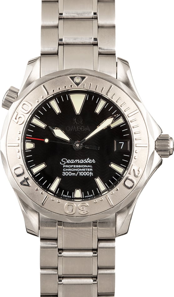 Buy Used Omega Seamaster 2152.50.00 Bob s Watches Sku 135380 x